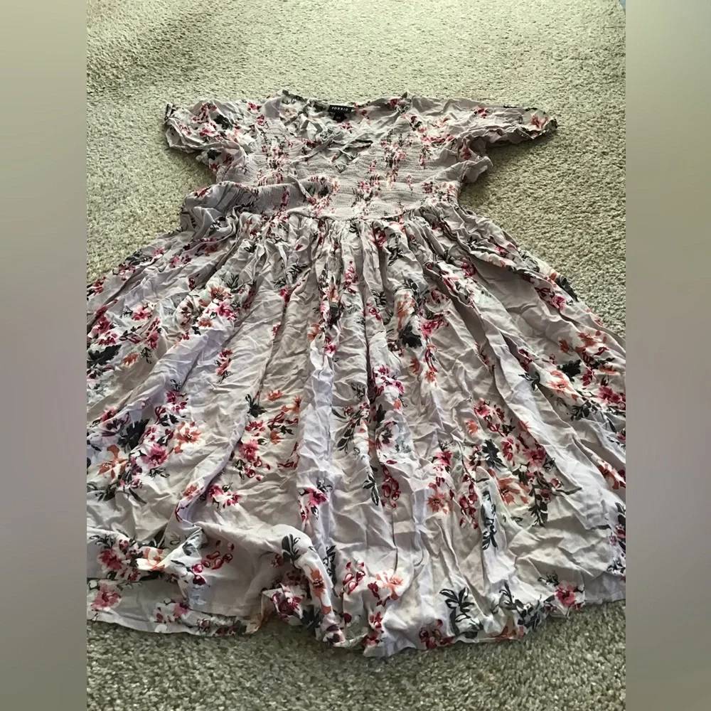 Torrid pink Floral smocked dress size00 - Picture 3 of 9
